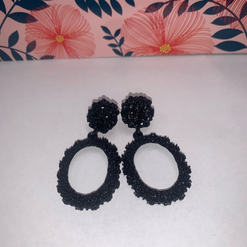 Black dangling studs - Picture 4 of 5